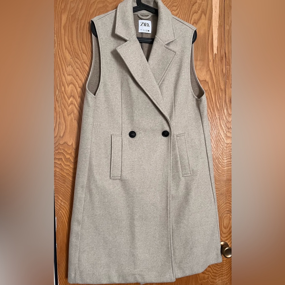 Zara Women's Beige Double-Breasted Vest
